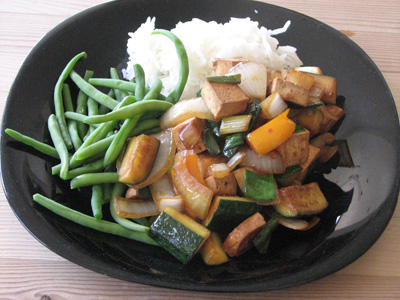 ירקות טופו עם שעועית ואורז